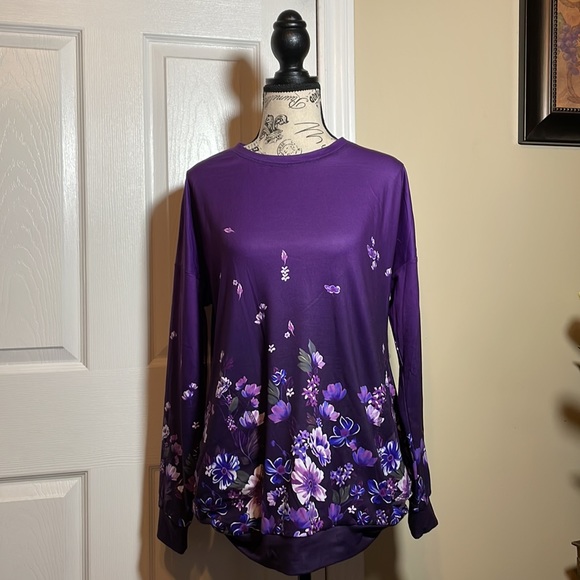 Beautiful long sleeve top with pockets - Picture 1 of 4